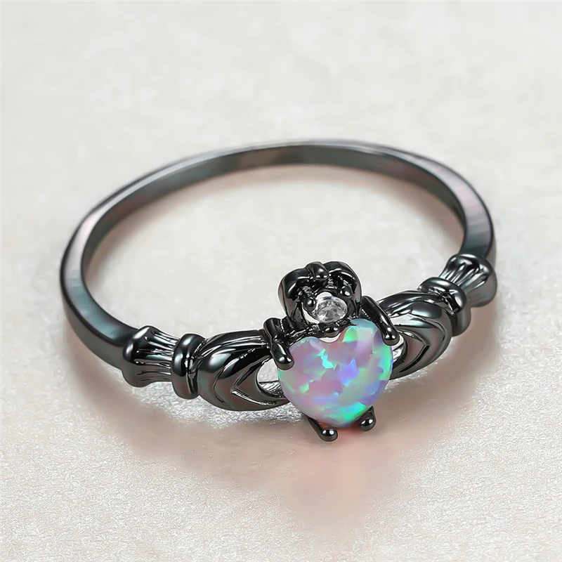 Фиолетовый кольцо с камнем &quotогненный опал&quot изображением милых сердечек