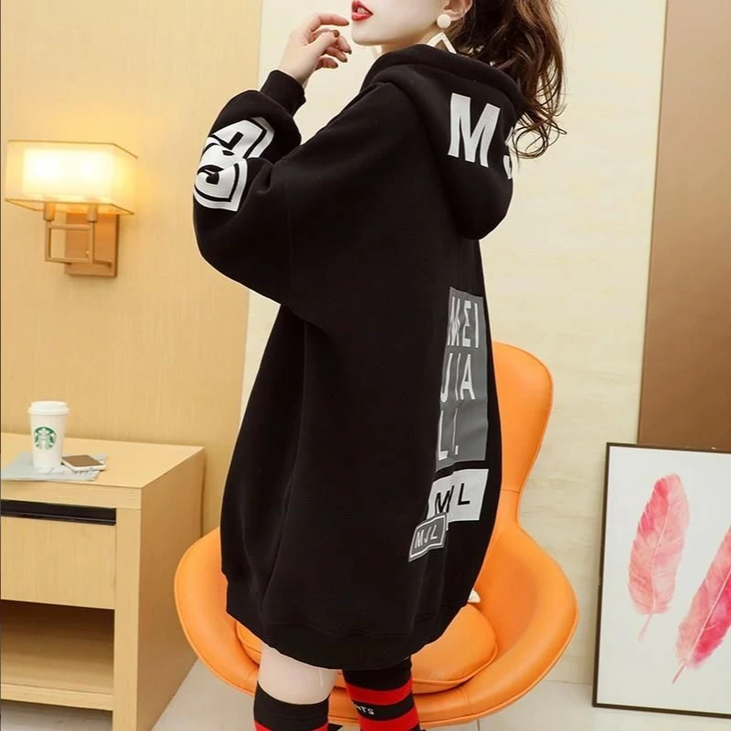 

Hoodie girl, mid-to-long 2021, new fall, looser, more atmospheric, and a blast of letters on the street tops