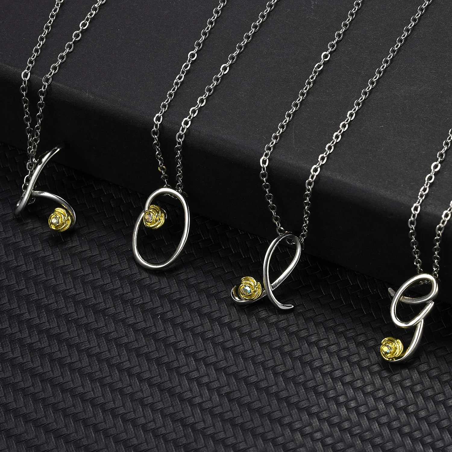

Fashion Initial Alphabet Necklace For Women Silver Color Chain 26 Letter Rose Pendant Necklaces Couple Jewelry Gifts