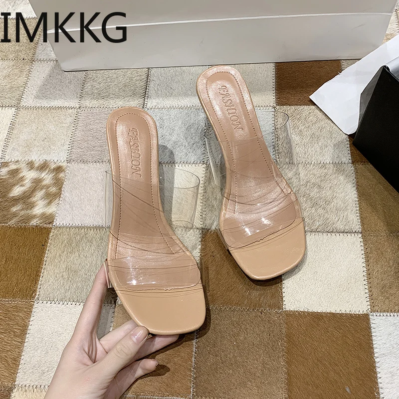 Женские шлепанцы из ПВХ на высоком блочном каблуке прозрачные с открытым носком