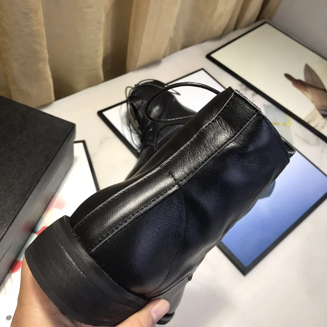 

Autumn Winter 2020 New Women Boots Literature and Art Martin Boots with Lace Up Front Short Boots with Velvet Lining