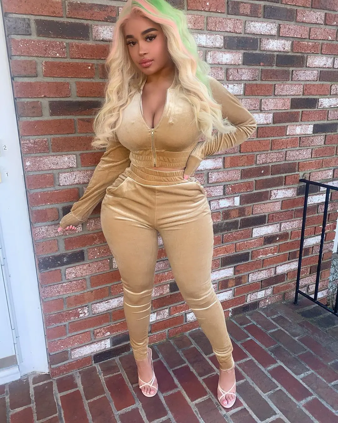 

Casual golden velvet two piece sets for women Solid long-sleeve zip up coat+pants 2 piece sweatsuits fall winter matching sets