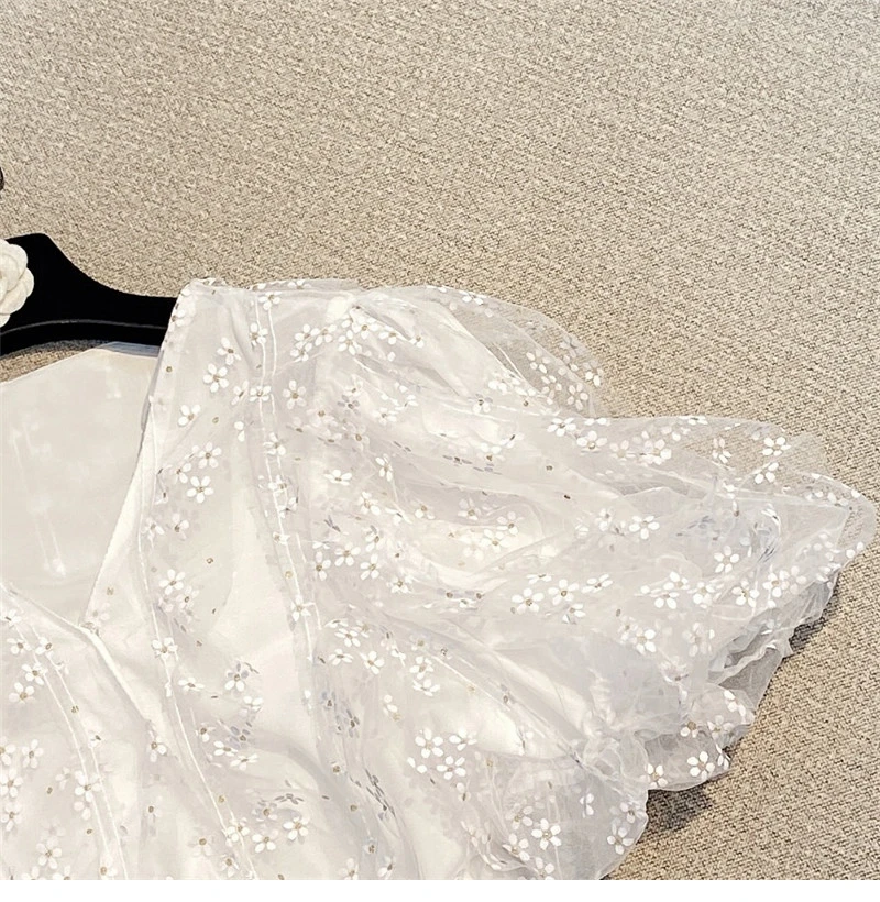 

2021 Summer Women Mesh V-neck Patchwork Little Daisy T-shirt Top Sweet Girl Short Puff Sleeve Short Top for Lady