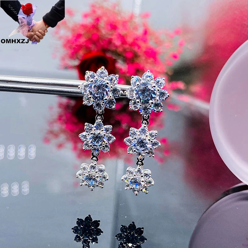 

Серьги-гвоздики OMHXZJ EA741 из белого золота с фианитами, 18 карат