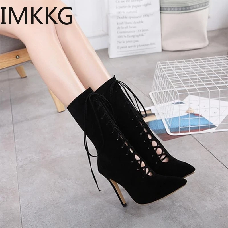Модные черные короткие ботильоны для женщин с острым носком на шнуровке