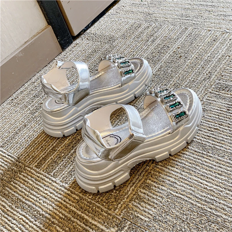 Женские сандалии на массивной платформе летние Серебристые сандалии-гладиаторы