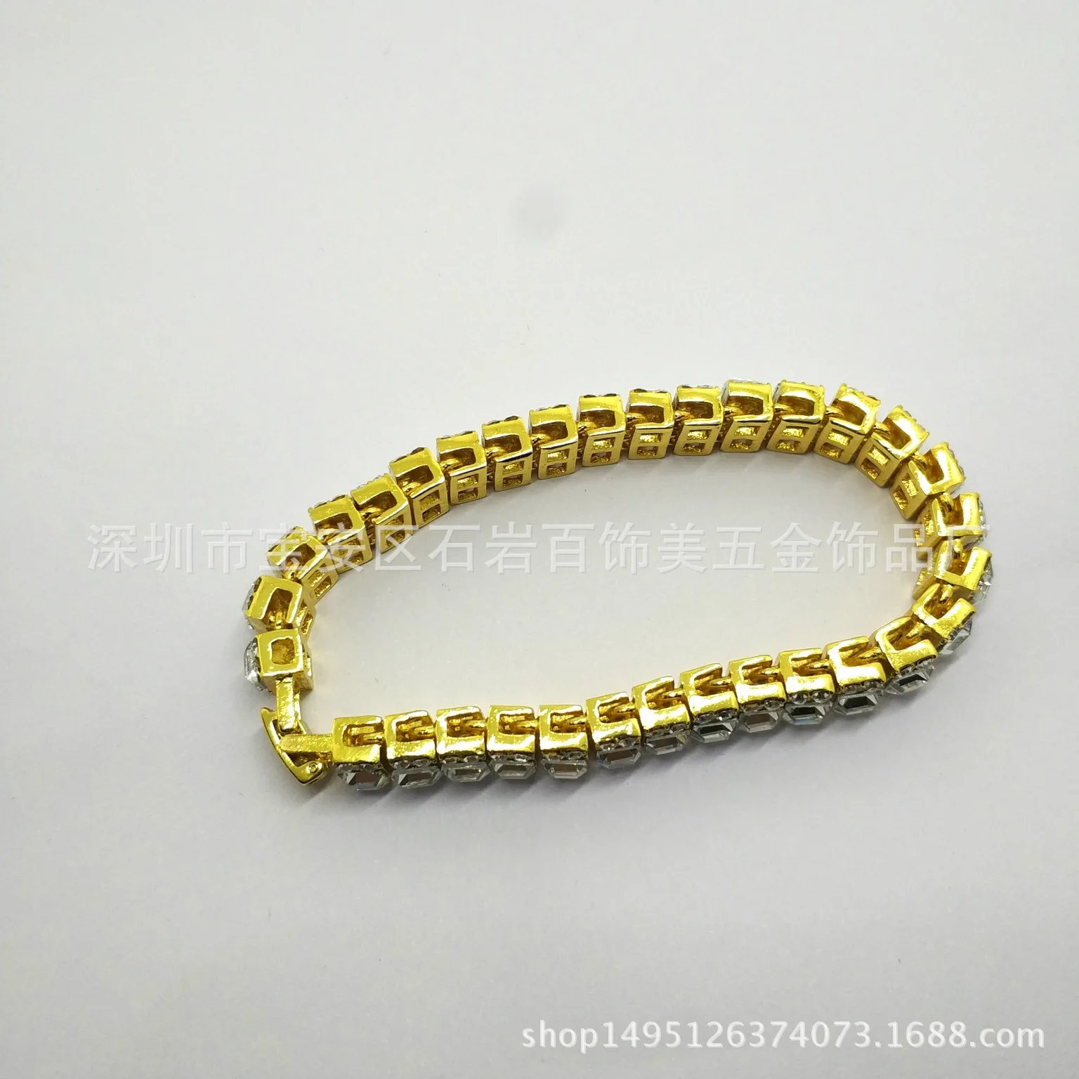 

Personality Hip Hop Single Row Cuban Chain Bracelet Accessories Inlaid Rhinestone Alloy Bracelet Jewelry Gifts For Cool Boy