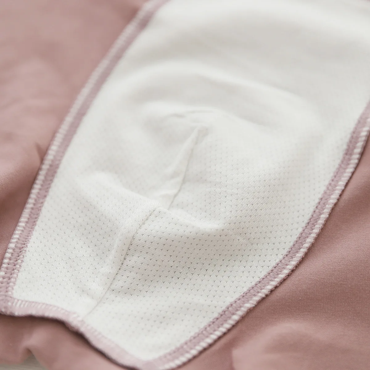 Мужские трусы-боксеры розовые трусы из мягкой вискозы не оставляющие следов