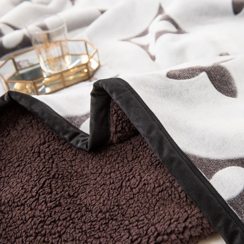 

Autumn and winter double sofa blanket Double thick lamb wool blanket Air conditioning blanket