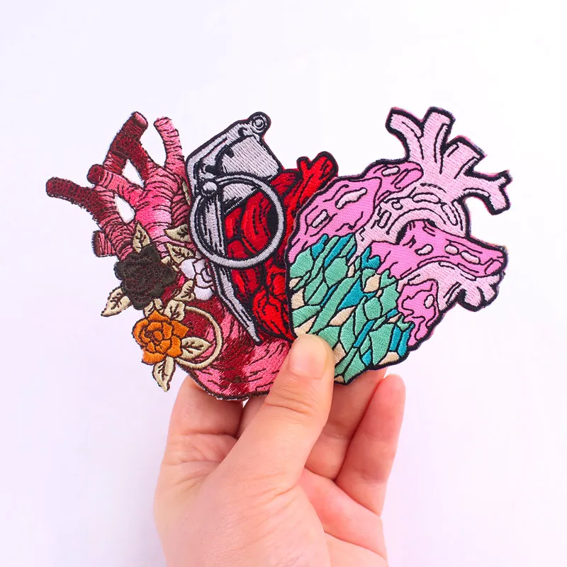 

DIY Hippie Red Heart Patch for Clothing Iron on Embroidered Patches For Clothes Appliques For T-shirt Badge Flowers Patch Stripe