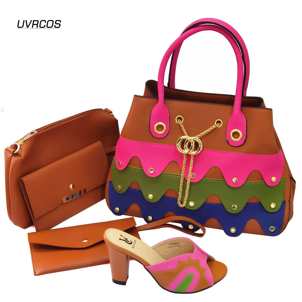 

Женская обувь в итальянском стиле с подходящими сумочками, набор из модной искусственной обуви и сумочки Стразы