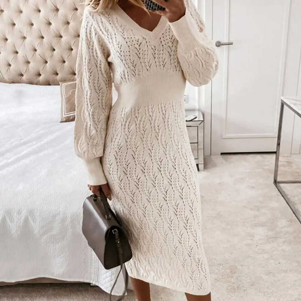 

Женское трикотажное платье-свитер с длинным рукавом и V-образным вырезом