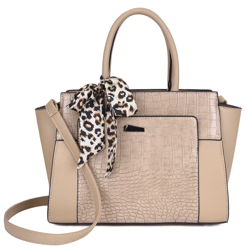 

2021 Vintage Women's Bag Joker Handbag Shoulder Diagonal Bag Simple Package