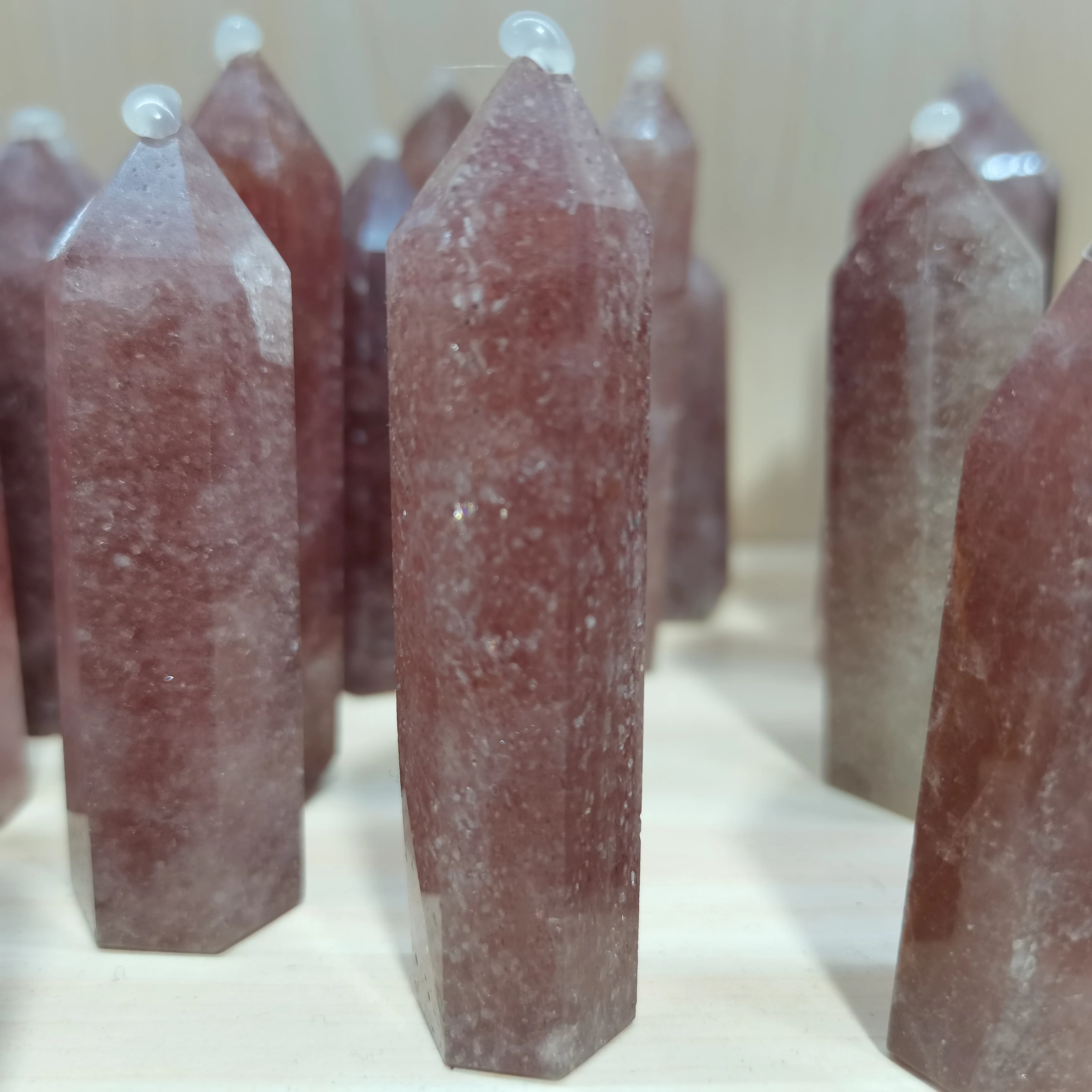 

Natural strawberry quartz hexagonal column Crystal Point Mineral Ornament Healing obelisk Wand Home Decoration DIY Gift