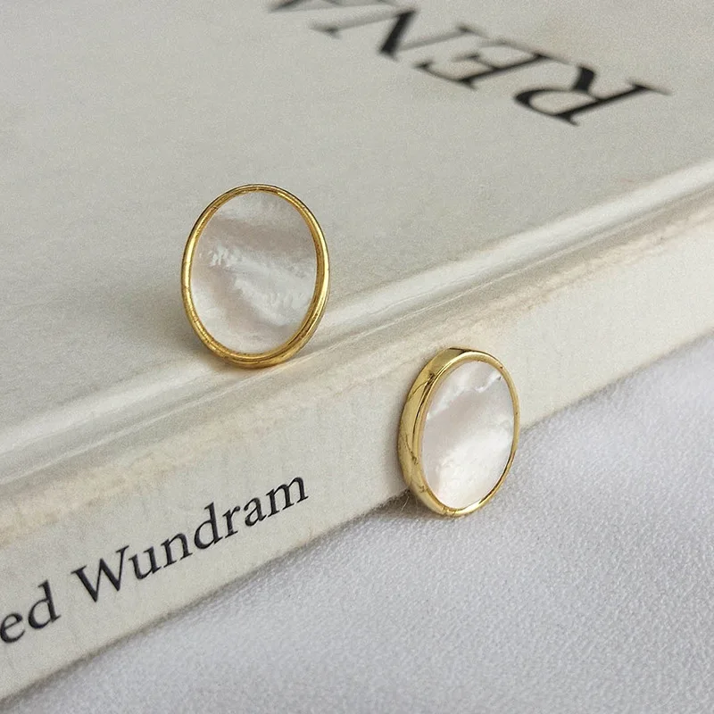 

Original 925 Sterling Silver Stud Earrings Gold Oval White Shell Female Personality Fashion Jewelry Couple Romantic Gift