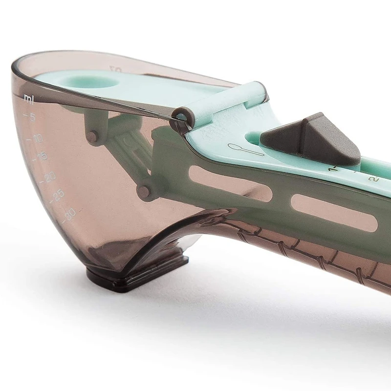 

Adjustable Measuring Cups and Spoons Sets Kitchen Tool Plastic Scoop Measuring Cup for Dry or Liquid Set of 4