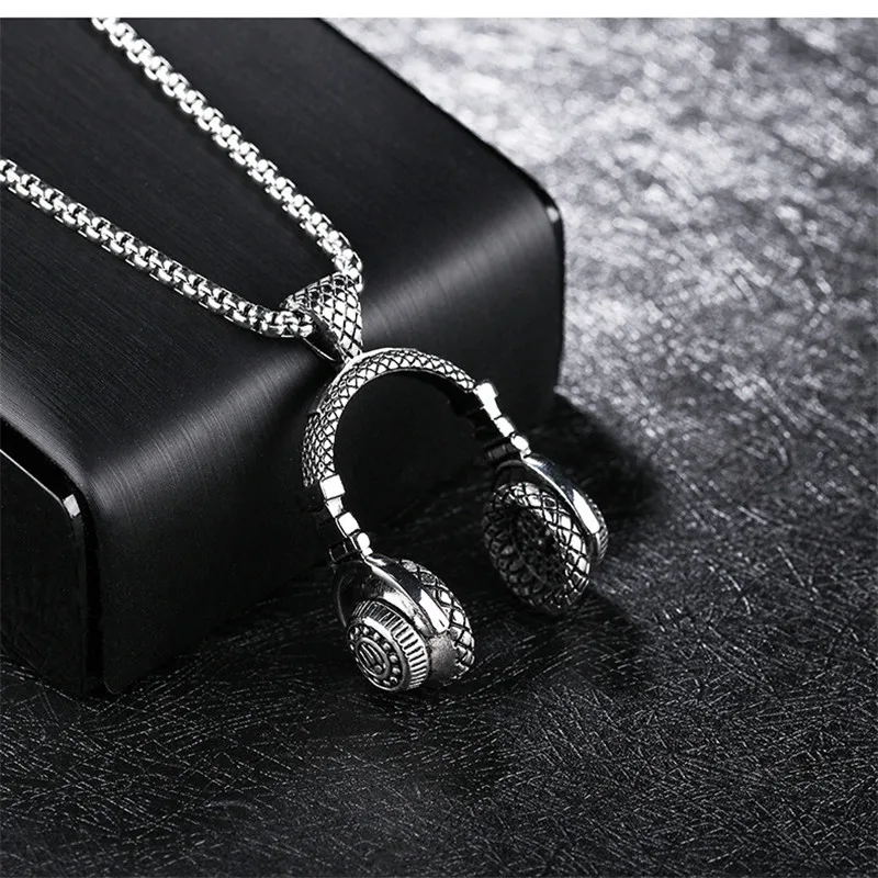 

Free Fan DJ Music Headphone Pendant Necklace Long Chain Men Women Hip Hop Jewelry Rock Headset Necklace Male Gift