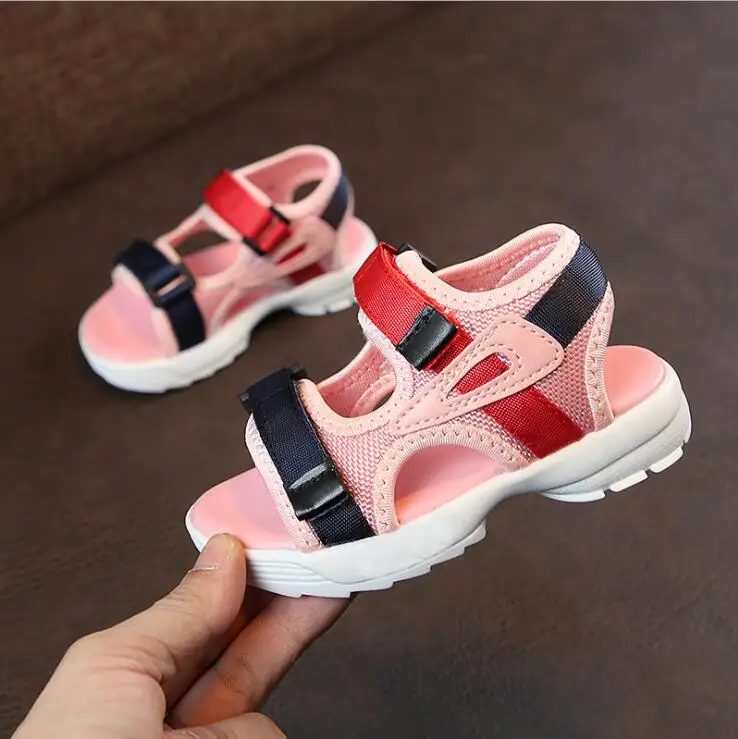 Брендовые летние сандалии для мальчиков и девочек Детские пляжные с мягкой