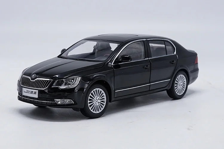 New Superb Black 1:18 Skoda Superb сплав модель автомобиля статические металлические модельные автомобили оригинальная коробка для коллекции подарков - Цвет: New Superb Black