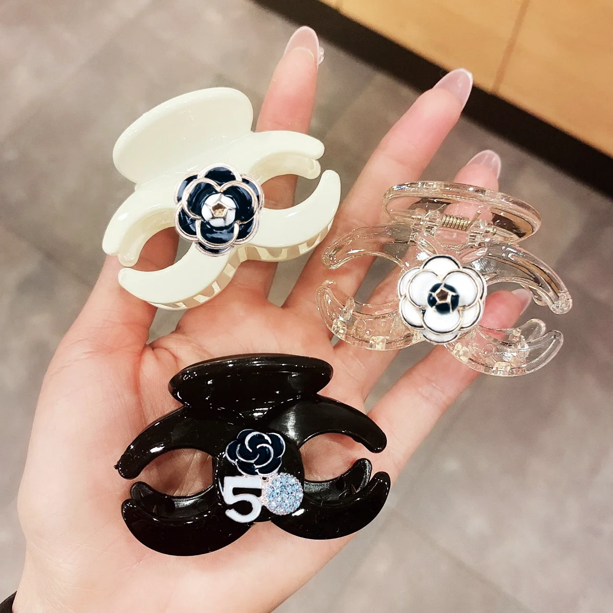 

Korean Geometric Black Acrylic Rose Hair Claws Clip Crystal Horsetail Clip For Women Girls Rhinestone Clip Jewelry Clothes