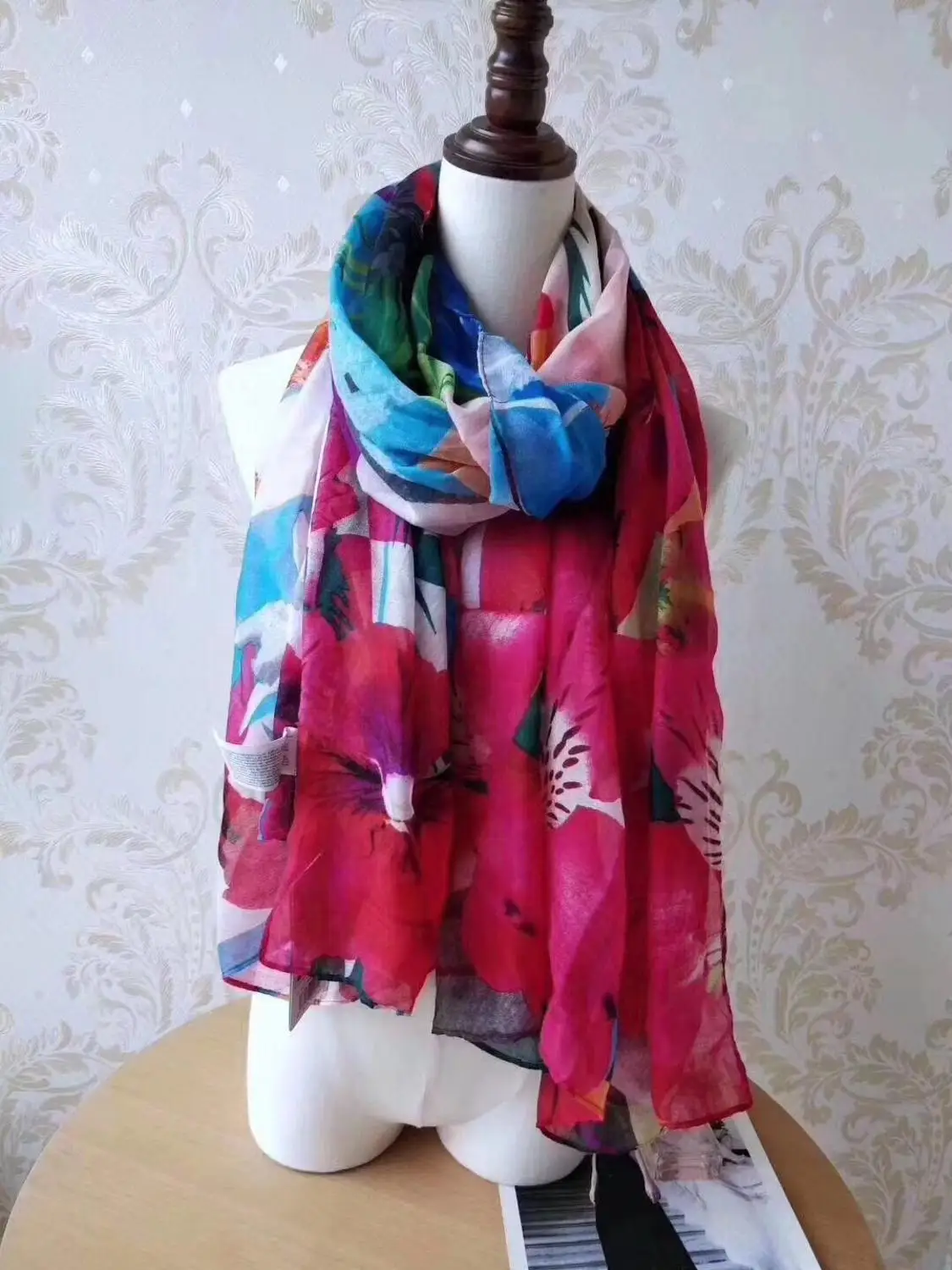 Модный женский шарф Desigual с испанскими зубьями демисезонный вышивкой кружевной