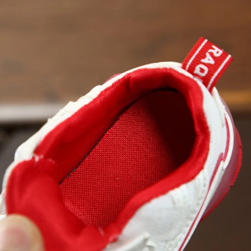 

Kids Shoes Fashion Boys Girls Light Children Luminous Baby Sneakers mesh sport Boy Girl Led Light Shoes 9M-6T