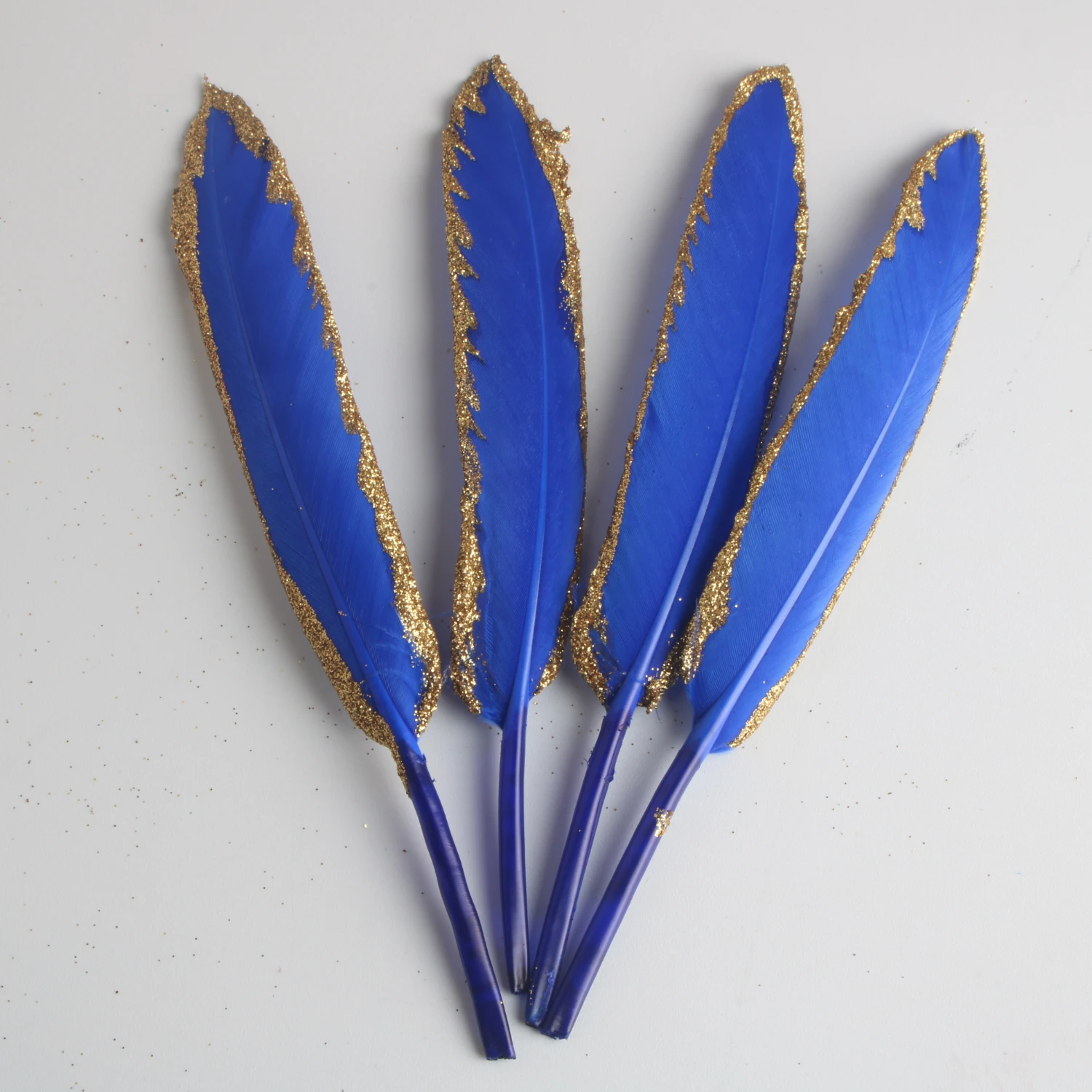 Оптовая продажа 10 шт./лот золото гусиных перьев на стопу длиной от до 15