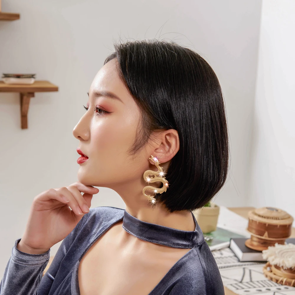 

Flatfoosie Vintage Dragon Roar Stud Earrings for Women Personality Jewelry Punk Gold Color Statement Earring Fashion Female Gift