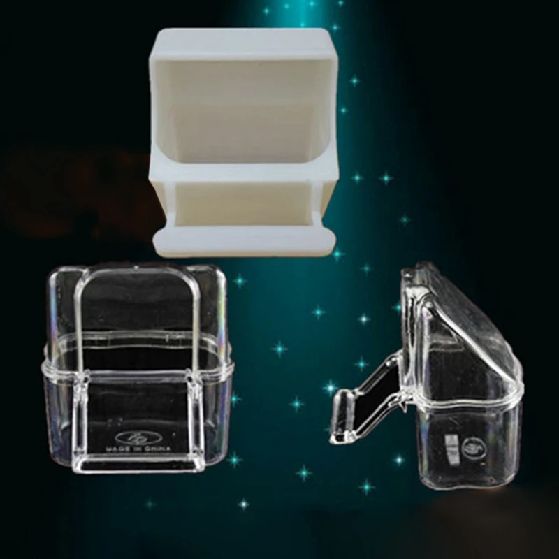 

1pc Hot Selling Cage Feeder Fashionable Plastic Splashproof Clear Parrot Seed Feeder Bird Feeder Box Bird Supplies Solid Color
