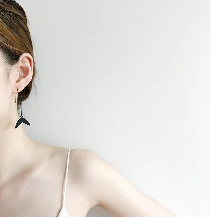 HUANZHI 2019 New Surface Bump Irregular Scrub Black Fish Tail Pendant Long Drop Earring for Women Girls Party Dark Jewelry Gifts | Украшения