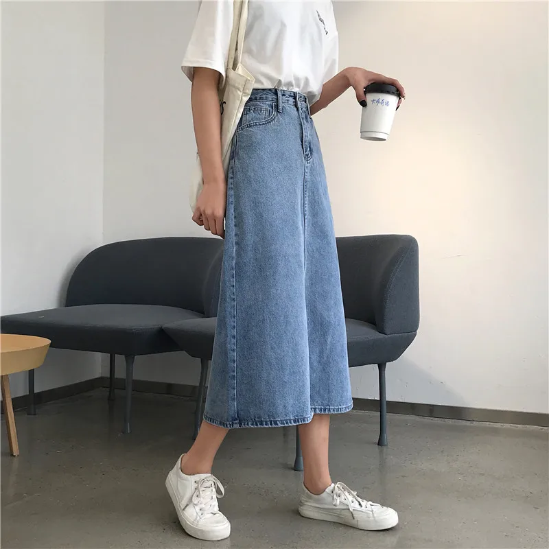 Женская джинсовая юбка средней длины с высокой талией синяя трапециевидной