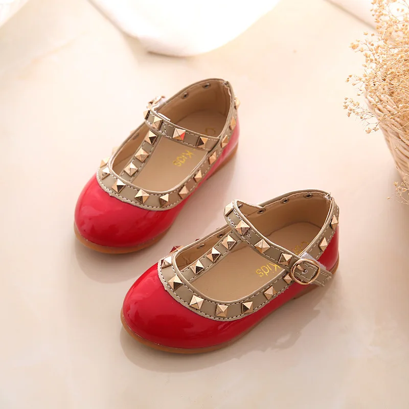 

2020 New Girls Sandals Rivets Single Shoes Kids Leather Shoes children nude sandal toddler Girls Princess Flat Dance Shoes