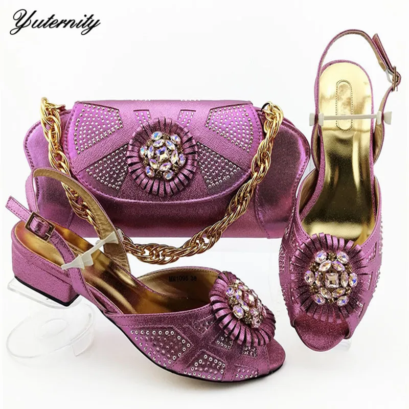 Новинка 2019 года Модный стильный комплект из женских туфель и сумочки итальянский