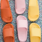 Женские домашние тапочки на толстой подошве, мягкая обувь на платформе EVA, Нескользящие домашние тапочки для гостиной, ванной, каблук 4 см