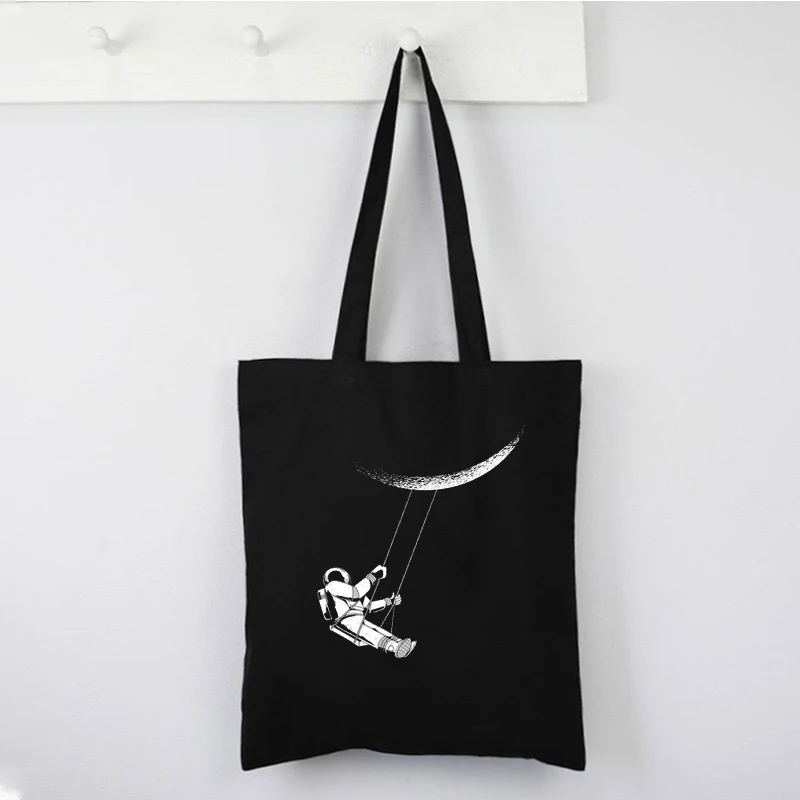 

Astronaut on A Swing Cartoon Graphic T Shirts New Arrival 2021 Summer Top Men Clothing Casual S-XXXL Graphic Tees XXL