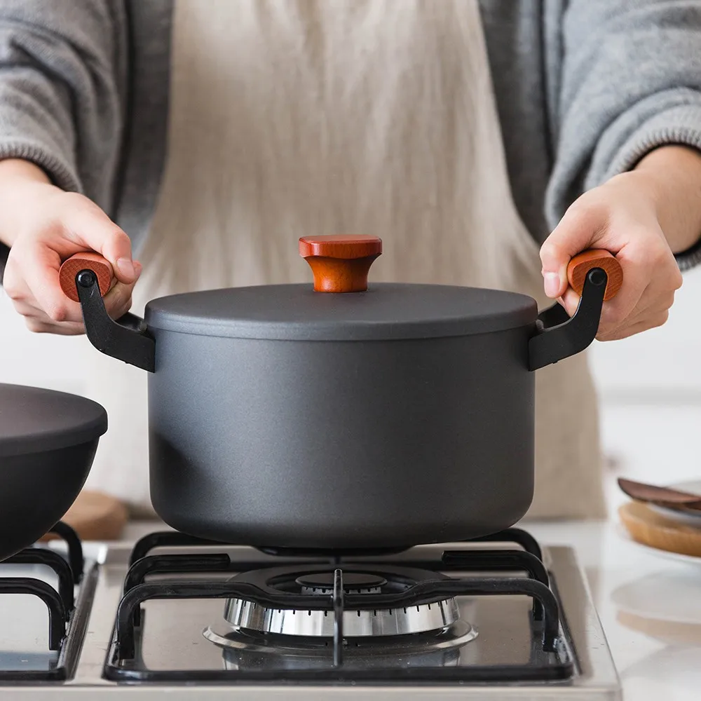 Набор посуды чугунная кастрюля сковорода антипригарная железная для тушения