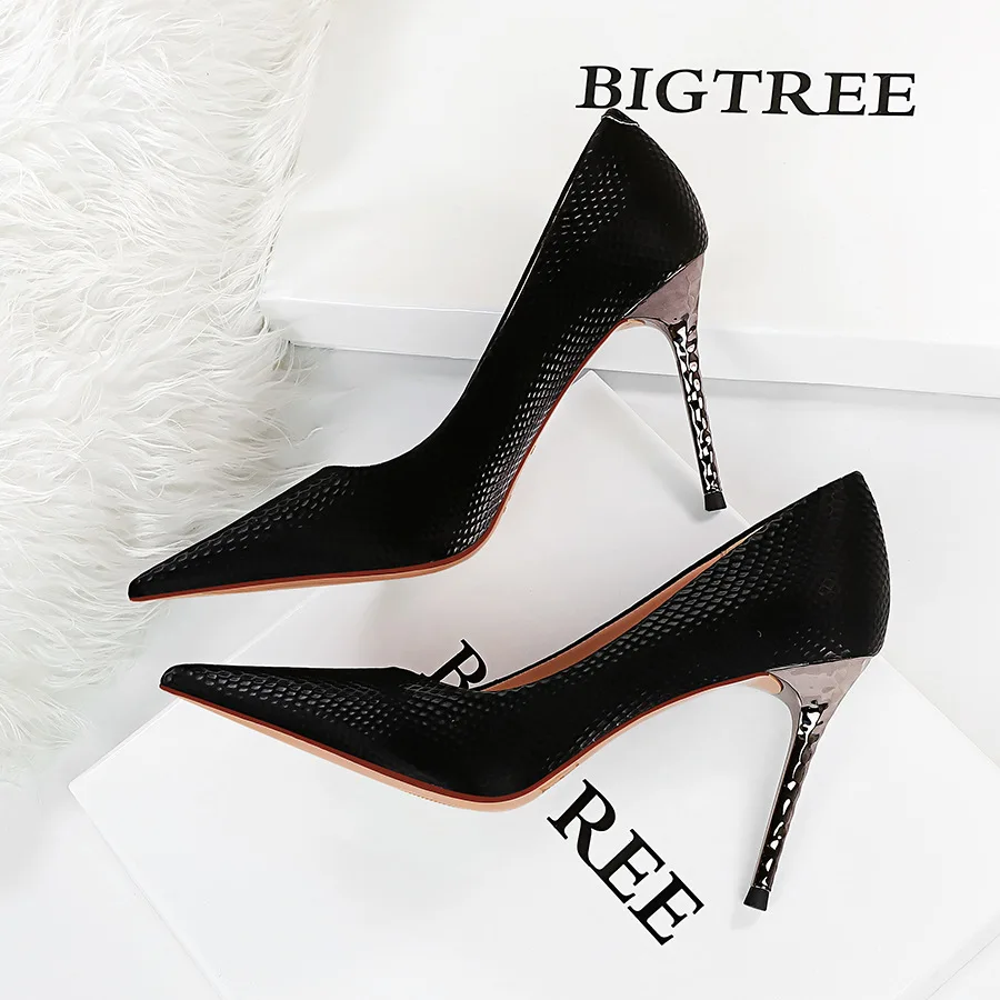 

Fashionable nightclub show thin metal with thin and shallow mouth pointed serpentine single women high heels shoes