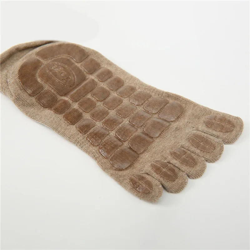 

2021 Retro Men's Five Fingers Socks Large Size Cotton Warm Non-slip Grip Gym Fitness Sports Toe Socks Low Calf Slipper Floor