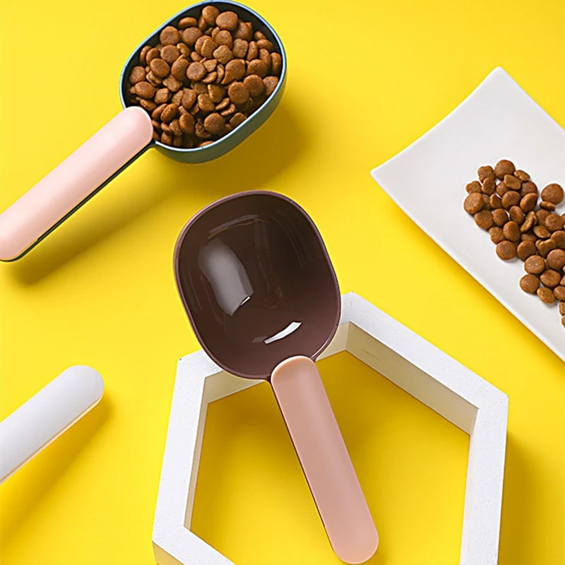 

1 Pc Multifunctional Dog Food Spoon Pet Feeding Spoon With Sealed Bag Clip Creative Measuring Cup Curved Design,Easy To Clean