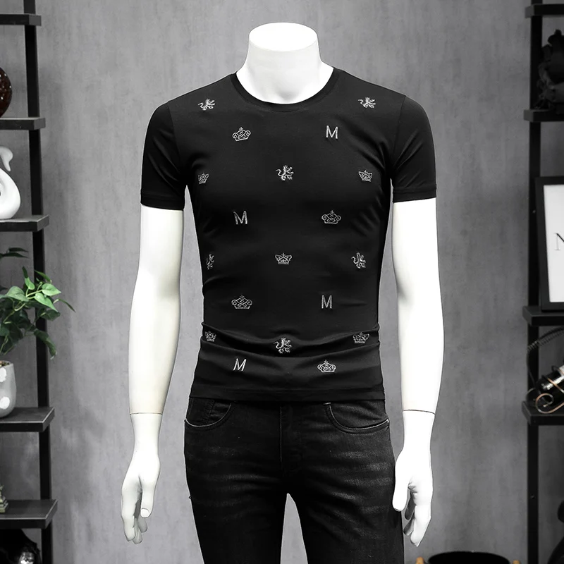 

The Newest T shirt 2021 Spring Summer Crown Embroidery Short Sleeve Men T-shirts High Quality Tees 4XL 5XL 9230