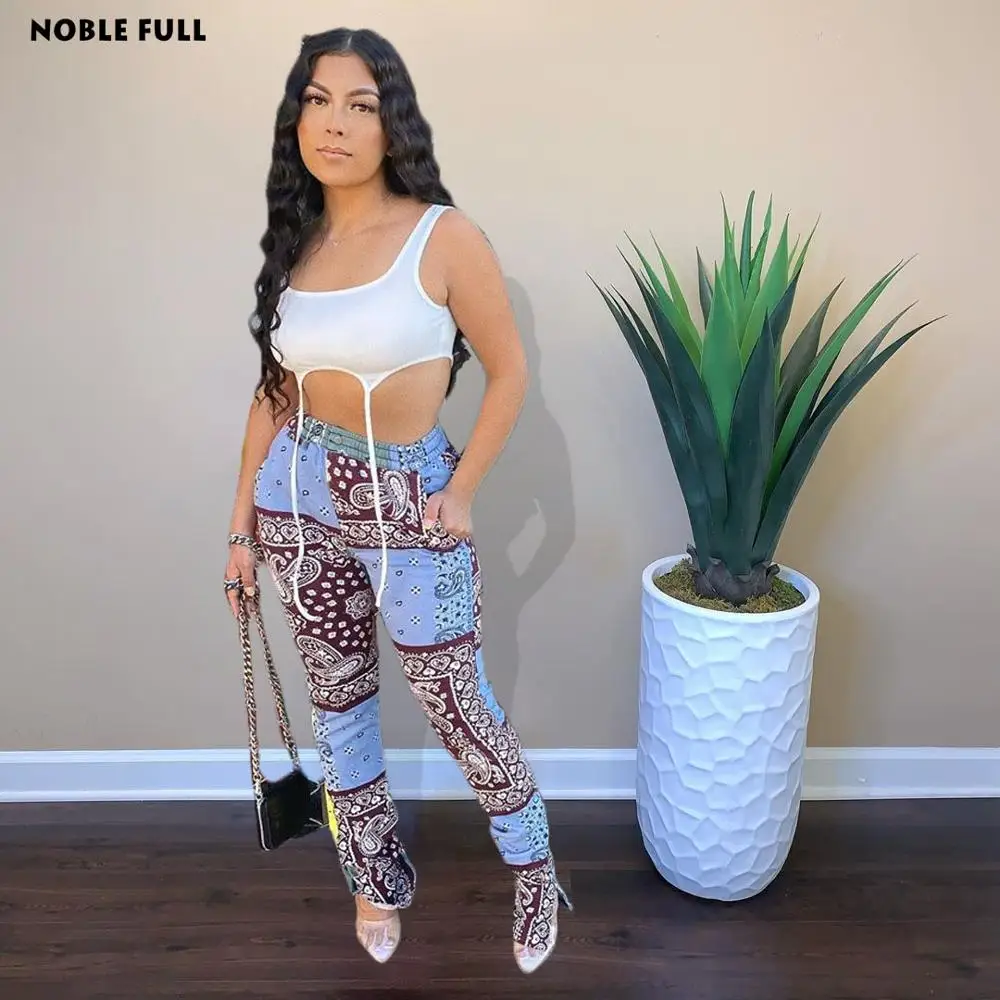 Женский спортивный костюм с принтом пейсли брюки клеш разрезом и