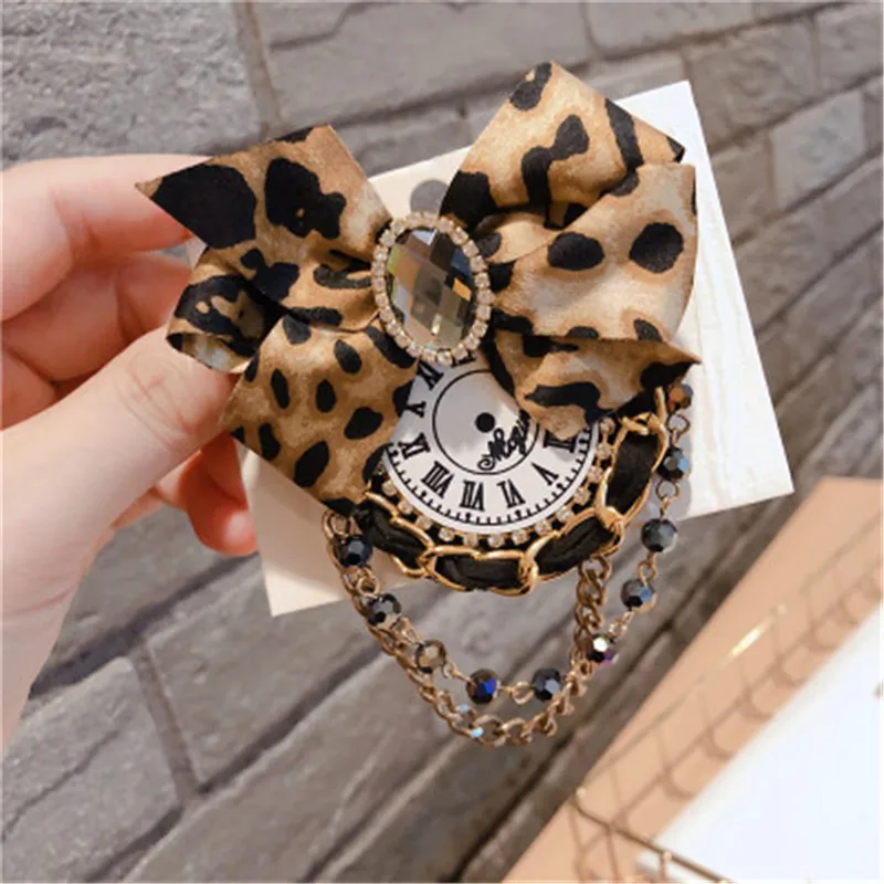 

Women Girl Fashion Brooch Pins Badge Big Metal Leopard Chain Coat Bag Pearl Korean Handmade Wholesale Series Accessories-JQ-W13