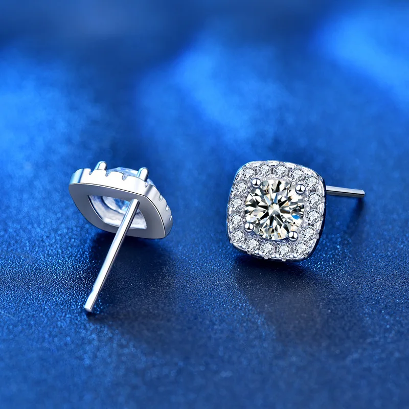 

Real 0.5-1 Carat D Color Moissanite Stud Earrings For Women Top Quality 100% 925 Sterling Silver Sparkling Wedding Jewelry