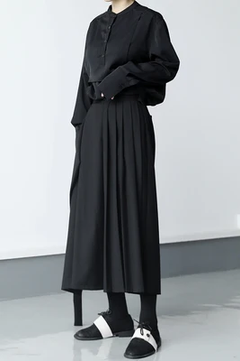 С завышенной талией записная книжка ПЕРЕПЛЕТОМ с плотно прилегает к телу прямые