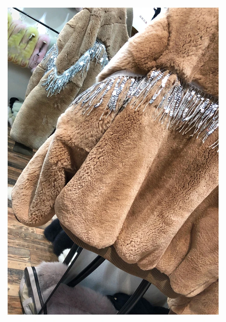 

2020 New Rabbit Fur Coat Jackets Female Short Baseball Suit Winter Sequin Fringe Blingbling Whole Fur Clothing Warm Overcoats