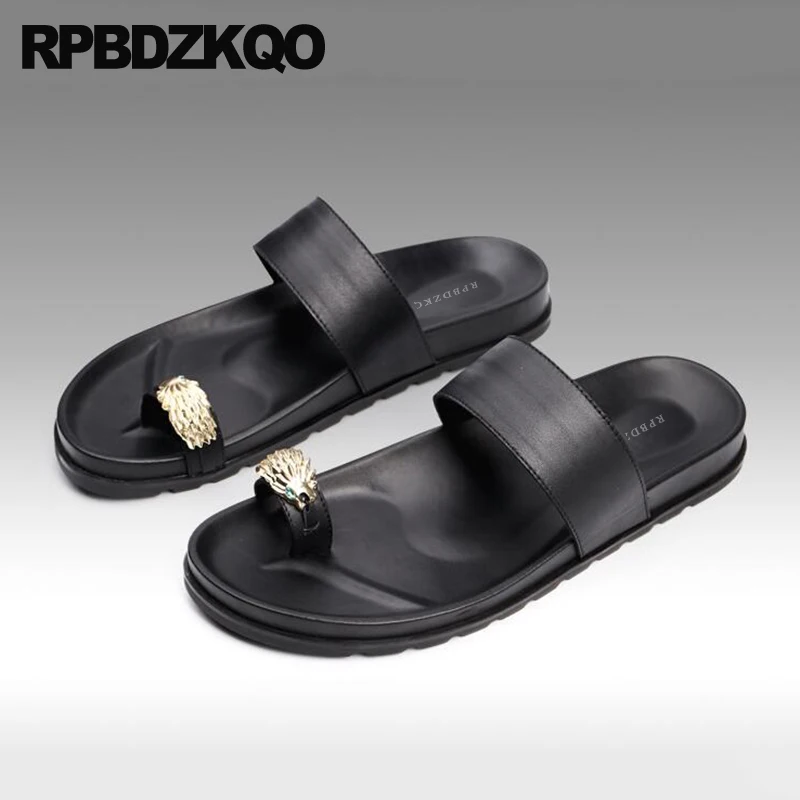 Шлепанцы без задника с открытыми пальцами металлическими известный бренд