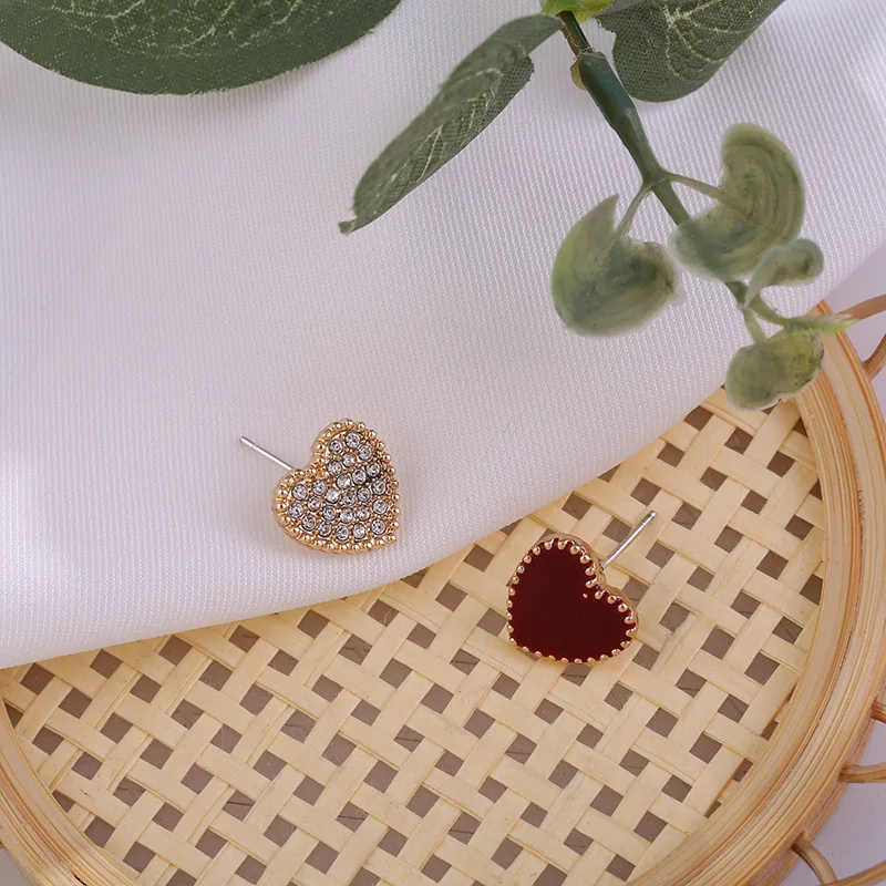 

2020 Korean Simple Shiny Zicron Crystal Love Heart Stud Earrings For Women Students Elegant Cute Boucle D'oreille Jewelry