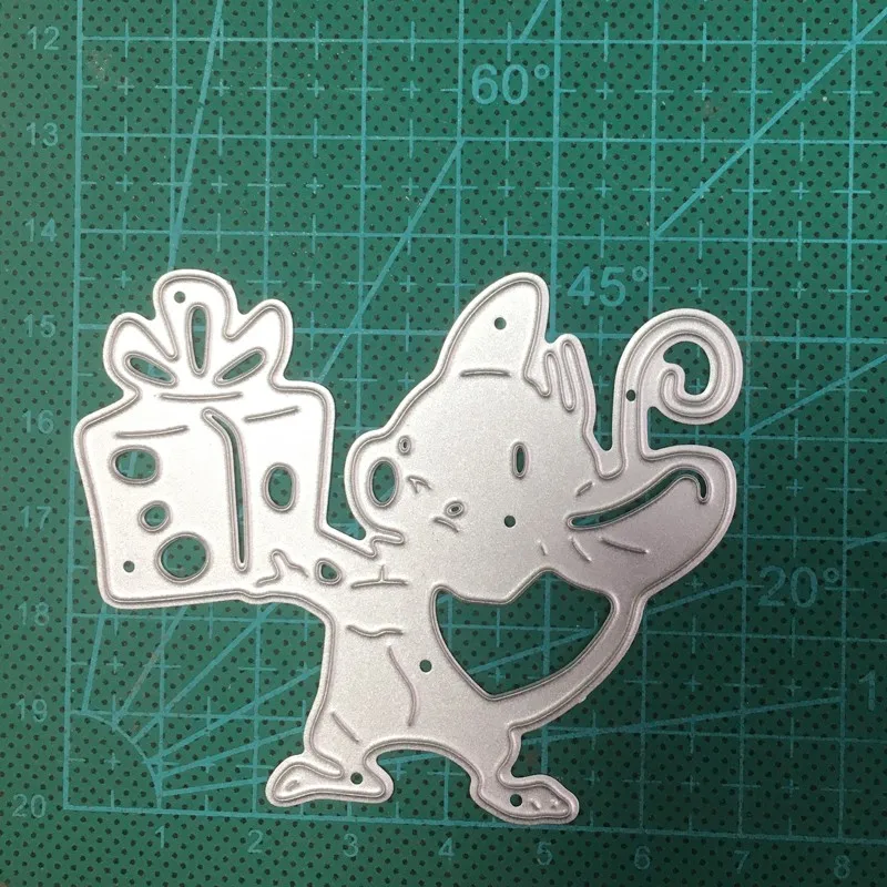 

Christmas Mouse Holding Gift Box Metal Cutting Dies Scrapbooking Stencils DIY Stamp Cards Embossing Die Cuts Craft Dies 2020 NEW