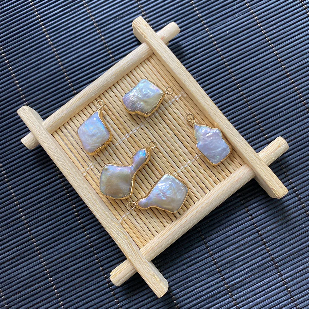 Ослепительный светильник Цвет пресноводный жемчуг Материал нерегулярные Форма