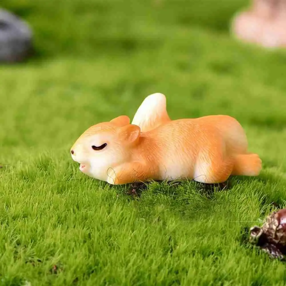 

Squirrel Figurine Miniatures Pinecones Resin Handicraft Decoration Plant Ornaments Garden Succulent Horticultural Decoratio G1M3